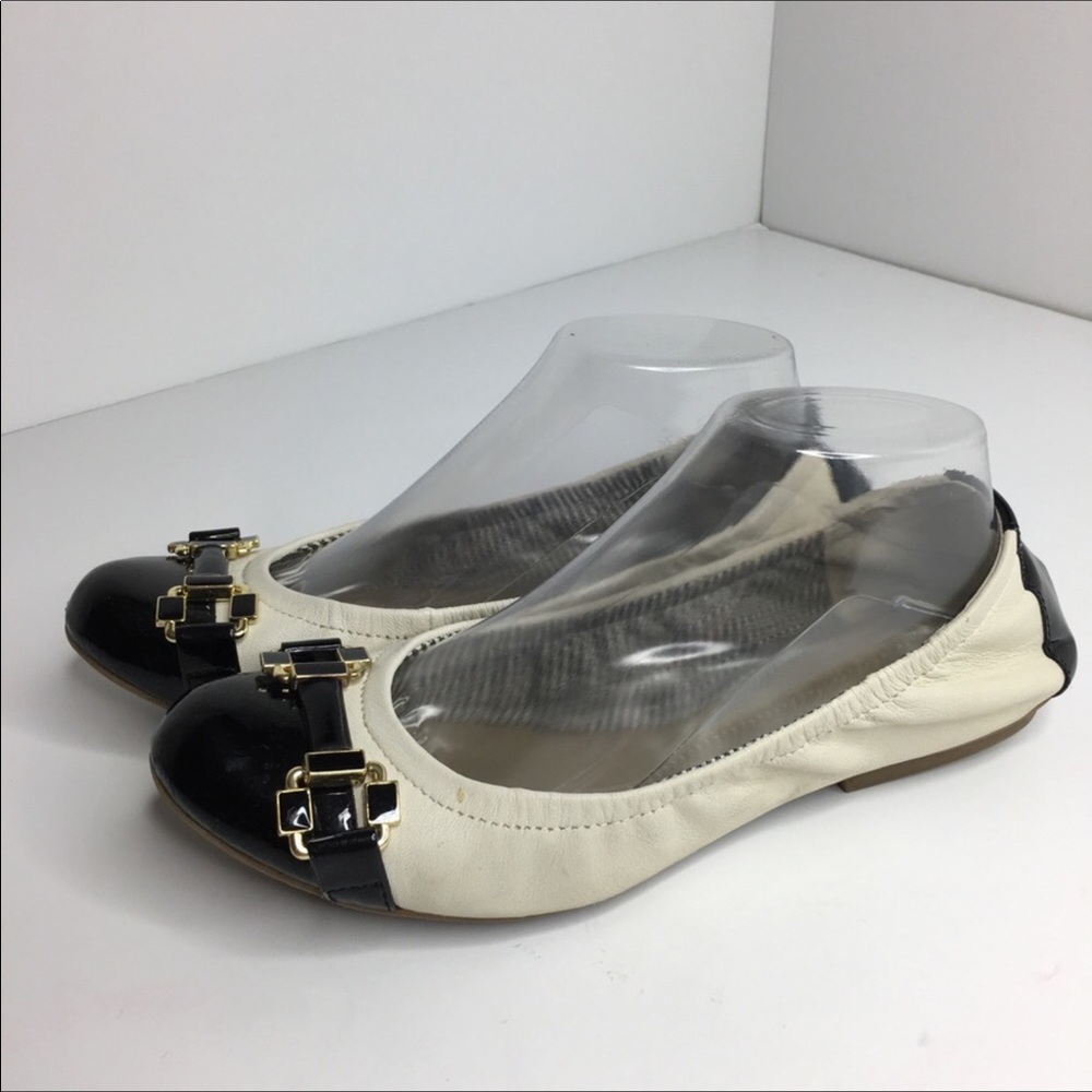 TAHARI TWO TONE FLATS